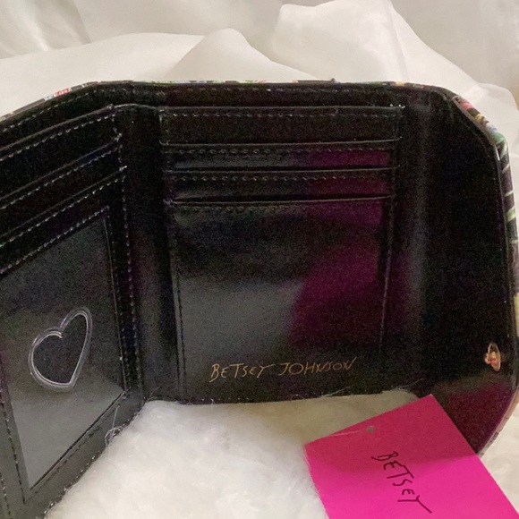 BETSEY JOHNSON, NWT, FLORAL CARD CASE/WALLET - Picture 10 of 15